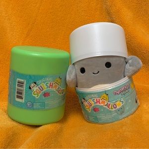 SQUISHMALLOW mystery capsules Manta ray and surprise.